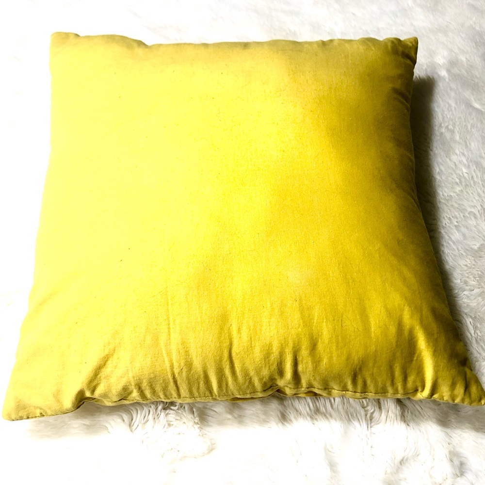 Throw pillow - Picture 5 of 5